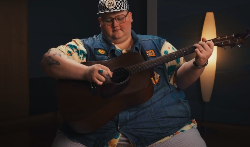 Texas country artist highlighting gap in medical care for patients his size